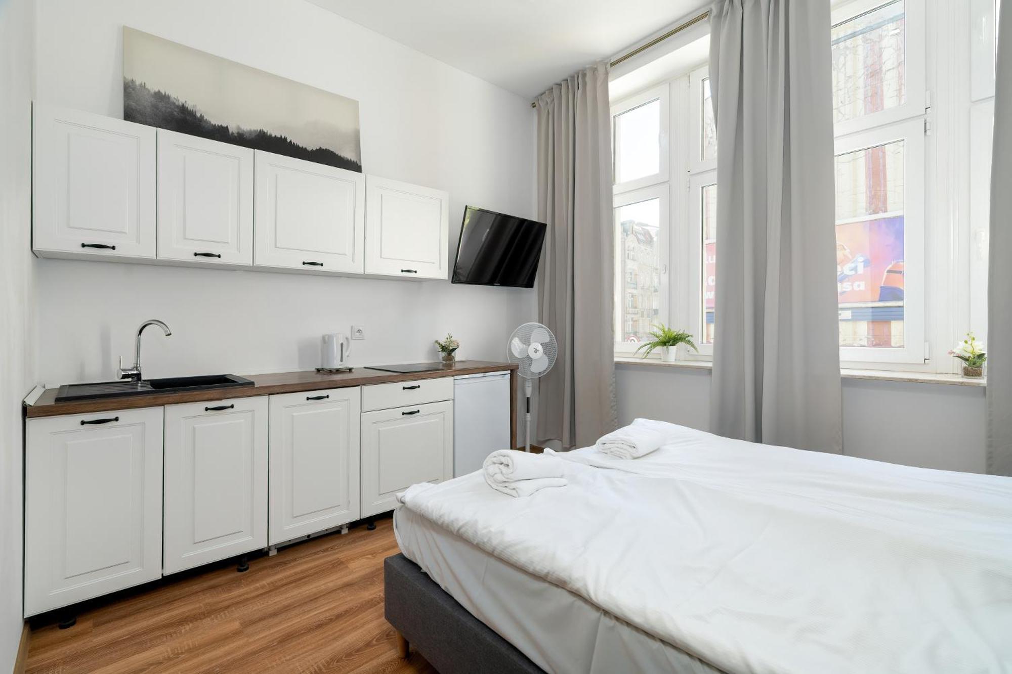 Cosy Studios Very Berry In Poznan Close To The Park By Noclegi Renters Apartmán