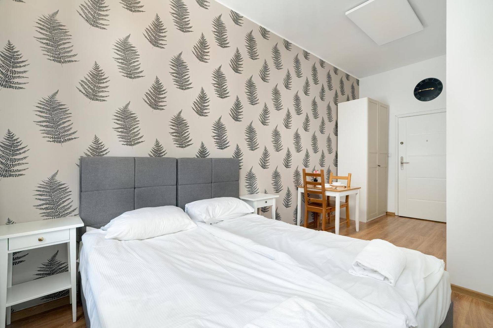 Cosy Studios Very Berry In Poznan Close To The Park By Noclegi Renters Apartmán