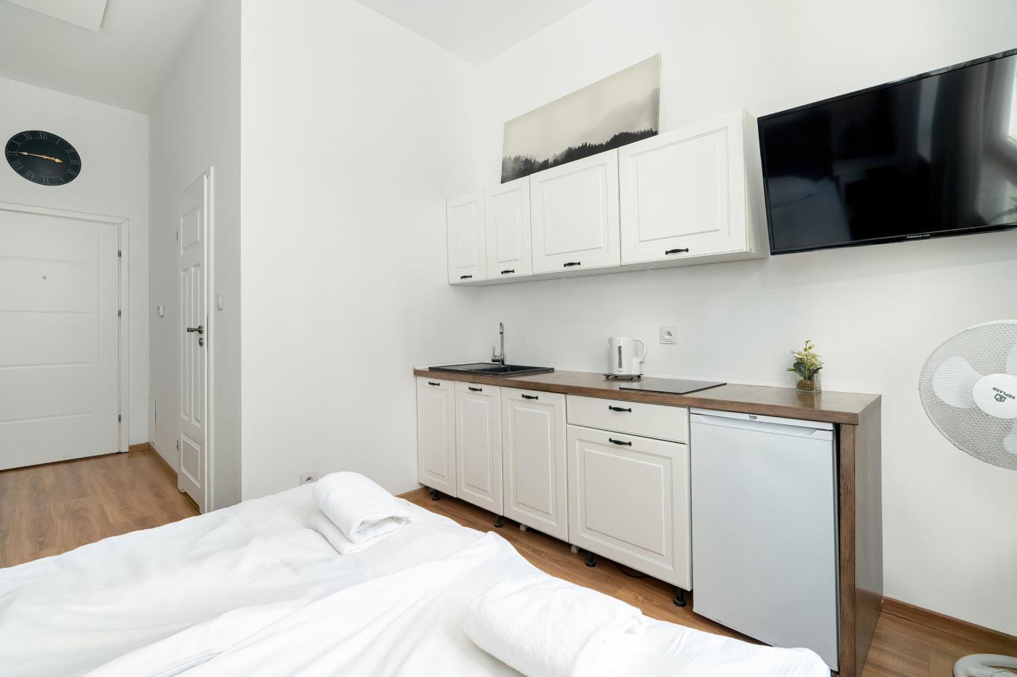 Апартаменти Cosy Studios Very Berry In Poznan Close To The Park By Noclegi Renters Познань